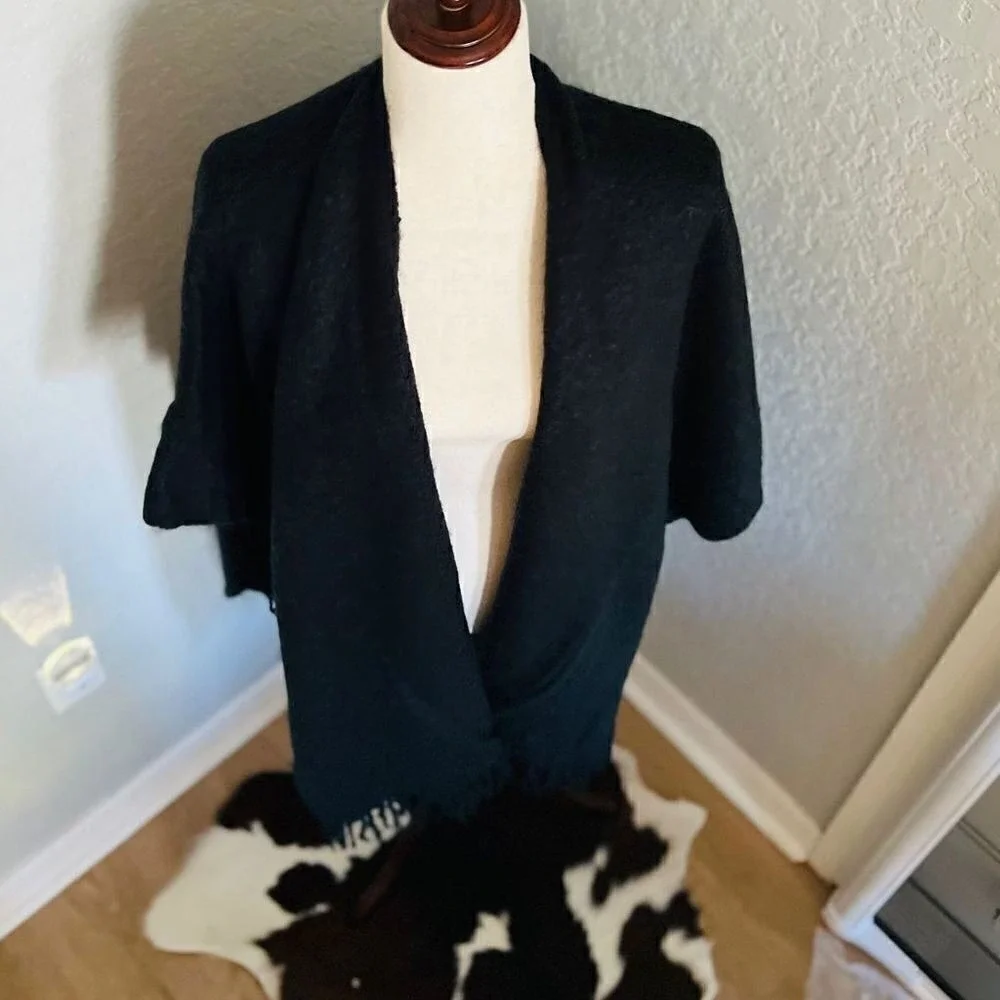 Echo‎ Bouclé Cape, Shawl, Wrap, Sweater, Black, Super Comfy Warm, One size NWT
